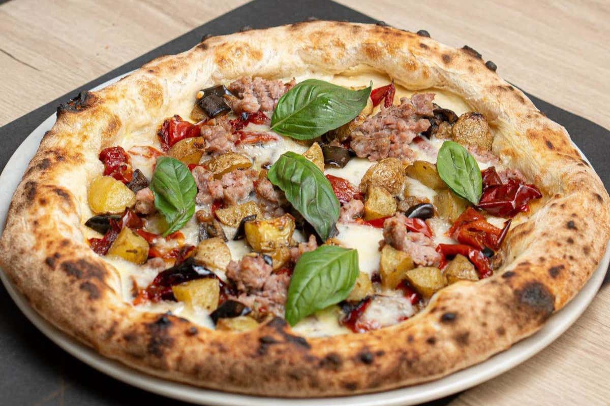 La pizzeria di provincia che conquista senza cercare i riflettori La pizzeria di provincia che conquista senza cercare i riflettori