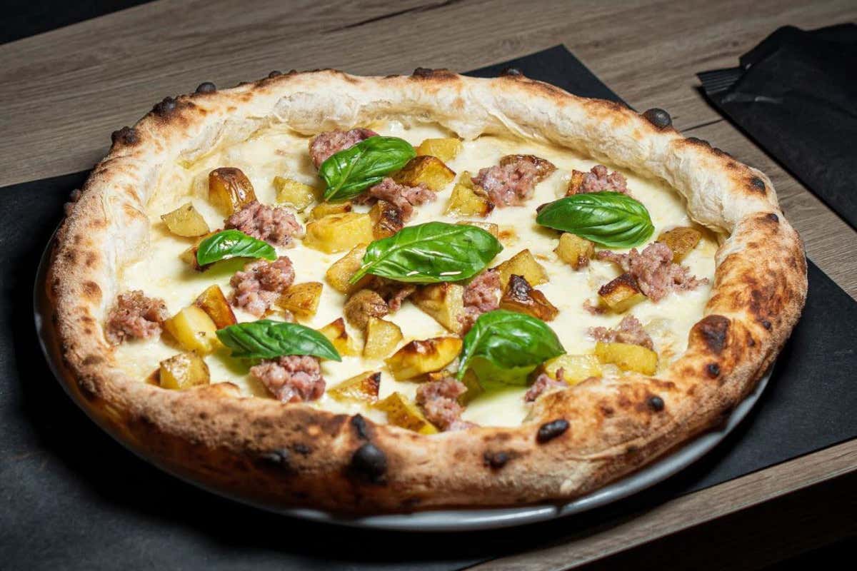 La pizzeria di provincia che conquista senza cercare i riflettori La pizzeria di provincia che conquista senza cercare i riflettori