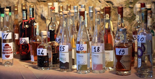 Ventotto grappe eccellenti all'Alambicco del Garda 2012