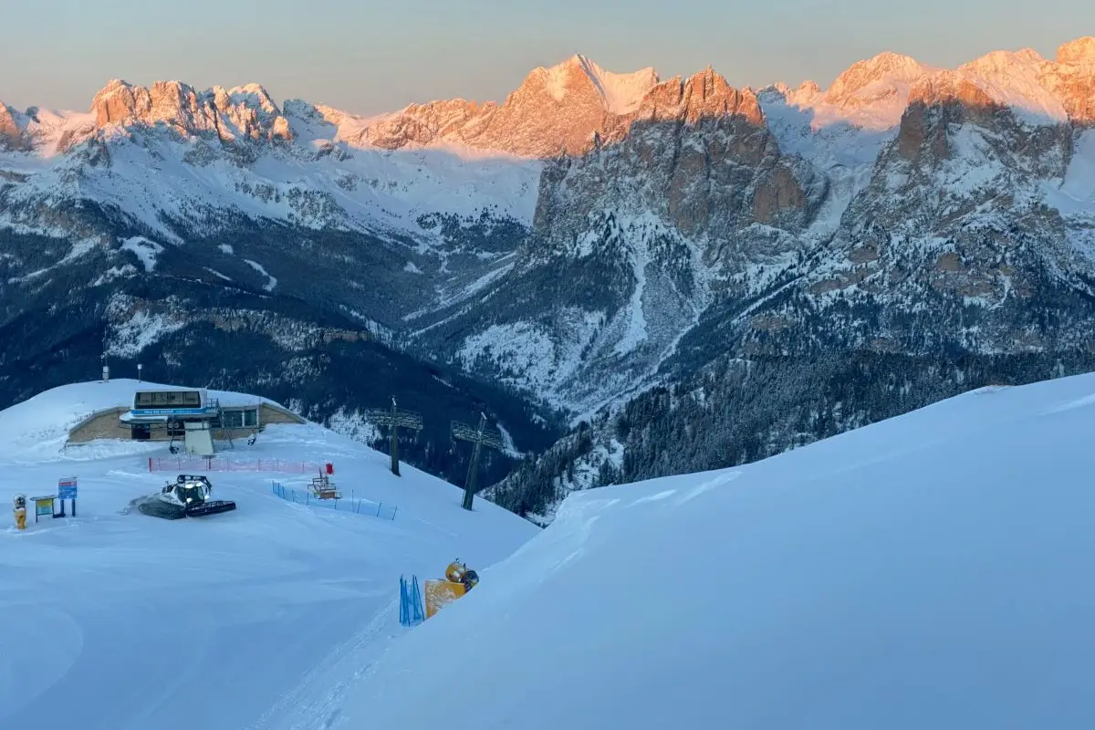 L'alba sul Catinaccio Il regalo perfetto per San Valentino? L&rsquo;alba sulle piste da sci