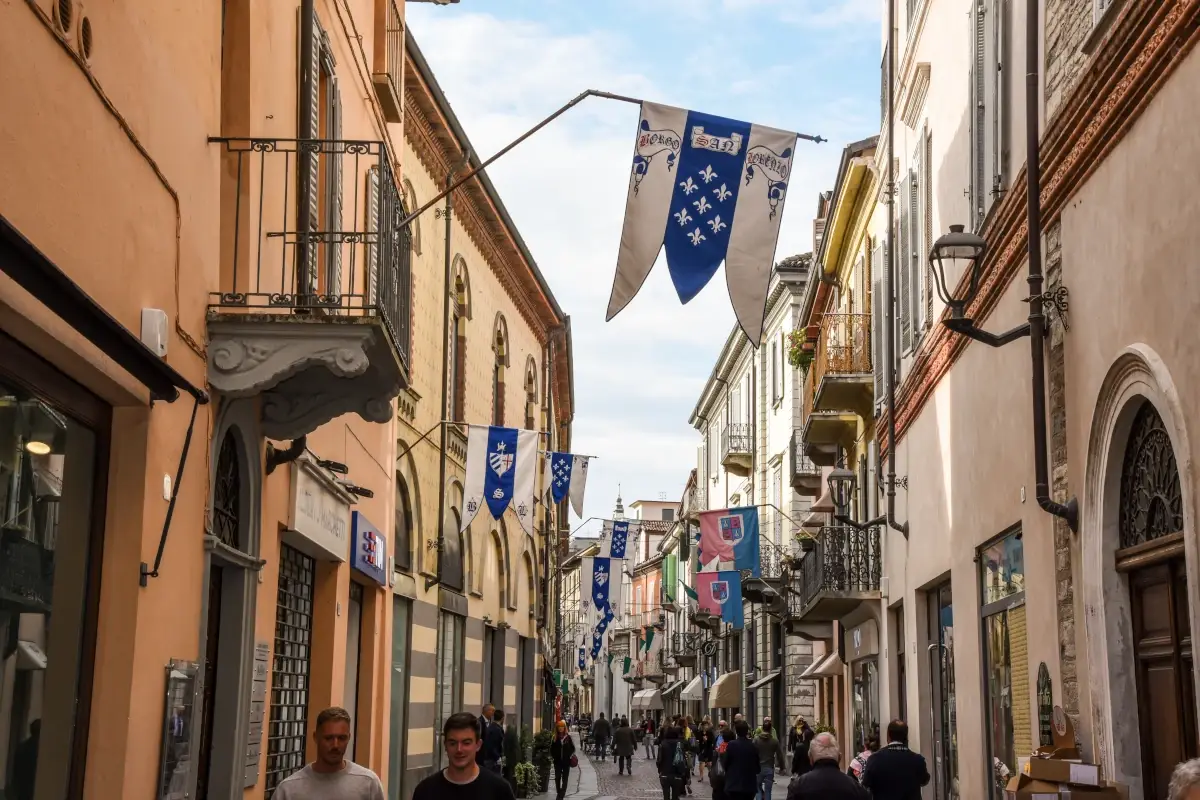 Il centro storico di Alba (foto Marco Badiani) Alba, paesaggi incantevoli per un turismo slow e di qualit&agrave;