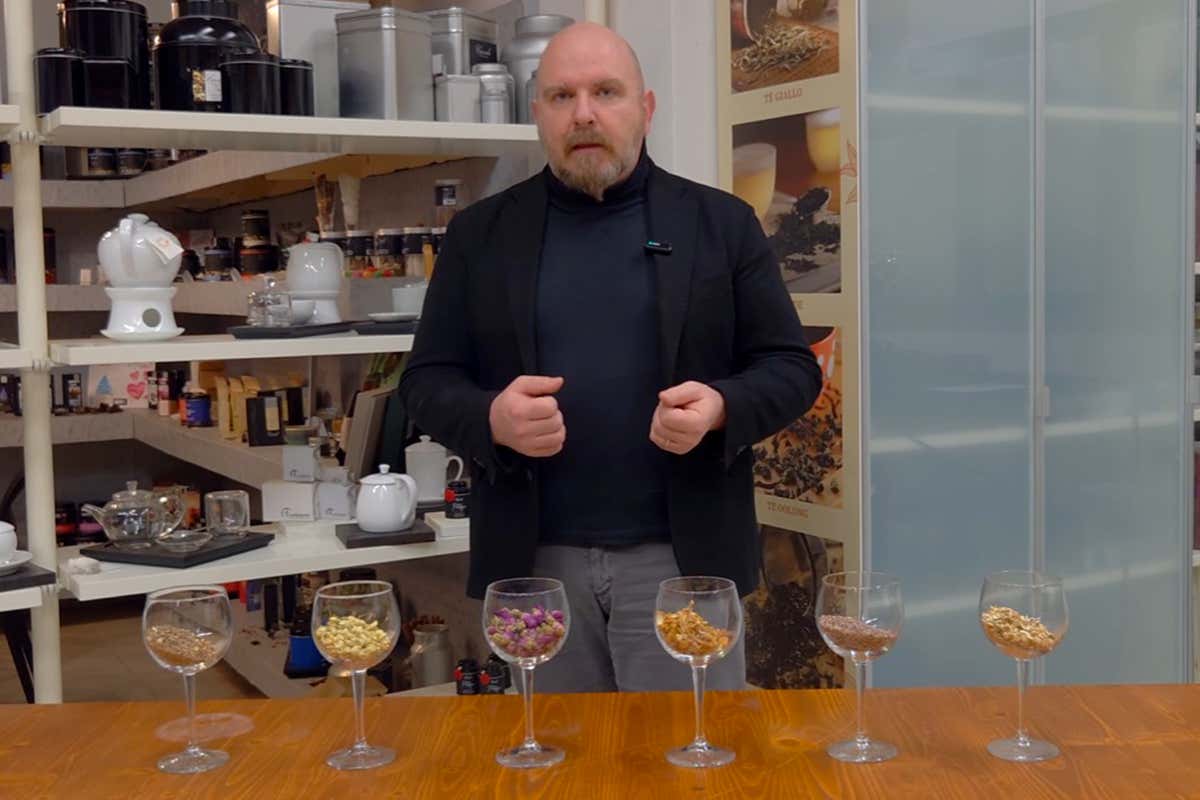 Il segreto delle miscele di tè è nell’origine degli ingredienti Il segreto delle miscele di tè è nell’origine degli ingredienti