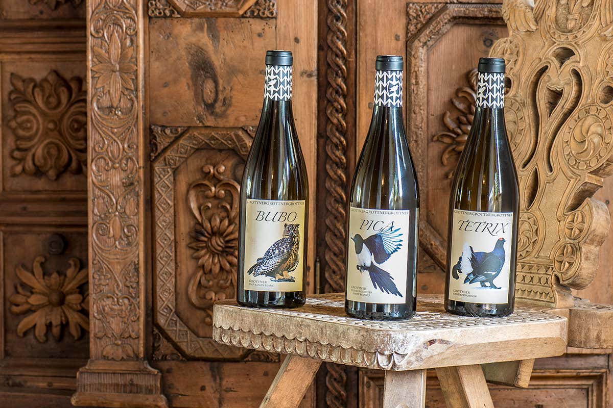 I vini del maso Grottnerhof Arte gusto e cavalli affiancano le nuove splendide suite alla Gallaria del Turm I vini del maso Grottnerhof Arte gusto e cavalli affiancano le nuove splendide suite alla Gallaria del Turm