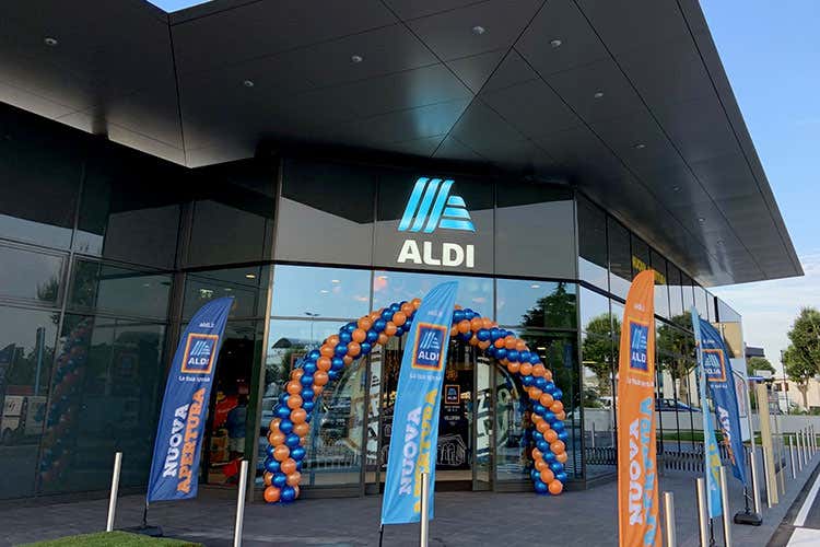 L'entrata di un punto vendita Aldi - Aldi, 100 discount in tre anni Convenienza e flessibilità i driver L'entrata di un punto vendita Aldi - Aldi, 100 discount in tre anni Convenienza e flessibilità i driver