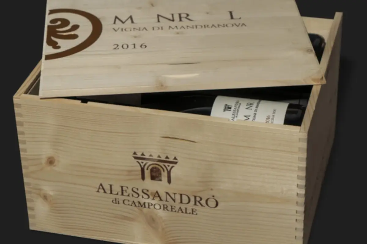 Una cassa di Alessandro di Camporeale Alessandro di Camporeale e Principi di Spadafora, anime mediterranee della Sicilia vinicola