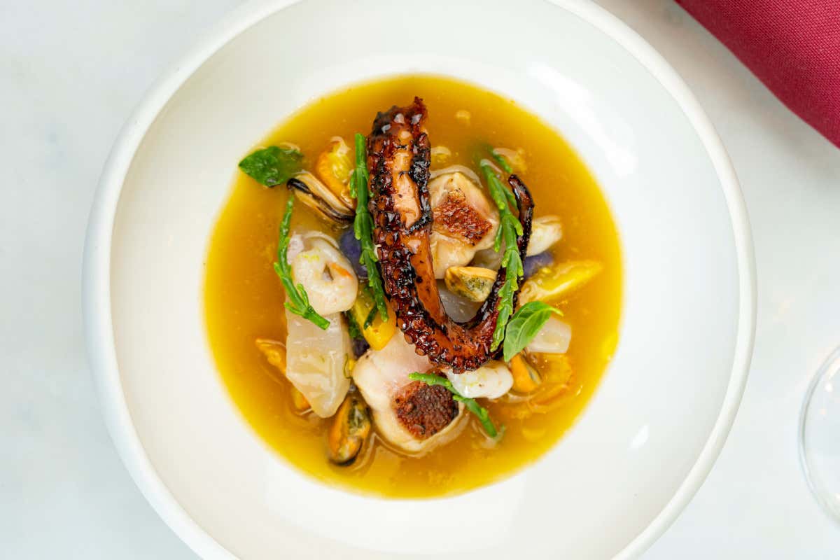 Ion Koman porta la sua arte al ristorante milanese di Alessandro Borghese