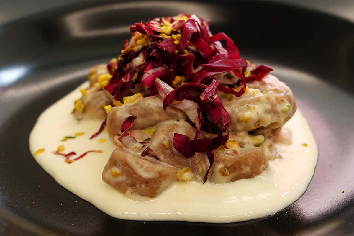 Gnocchi di castagne con radicchio Alessio e Simone, il sapore della giovent&ugrave;