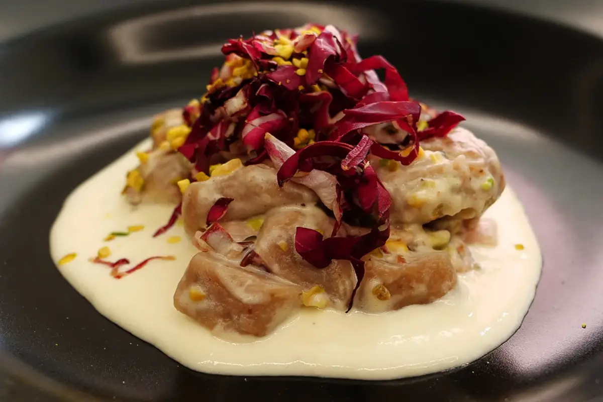 Gnocchi di castagne con radicchio Alessio e Simone, il sapore della giovent&ugrave;