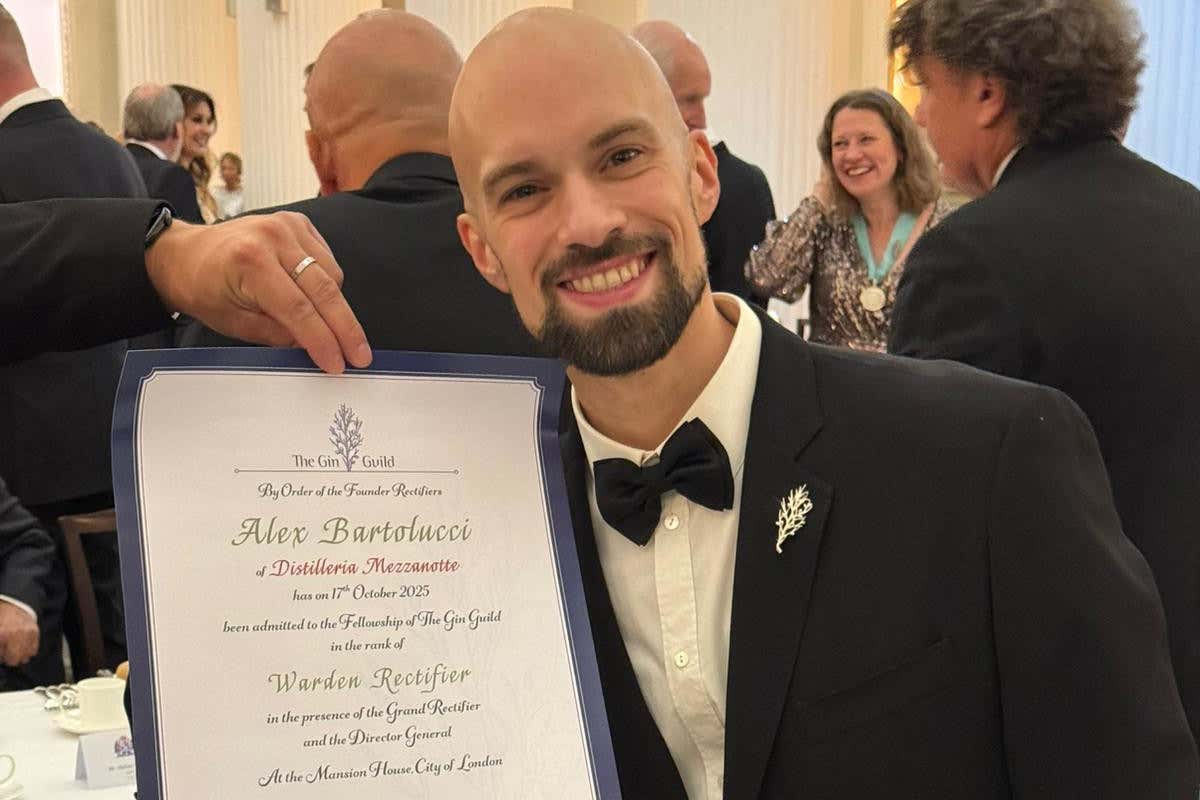 Distilleria Mezzanotte: Alex Bartolucci &egrave; il 1&deg; master distiller italiano nella Gin Guild