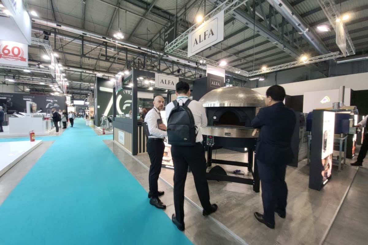 “Quick”, “Zeno” e “Napoli”: la nuova linea per pizzaioli di Alfa Forni