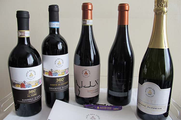 Le bottiglie presentate - Cantina Alice Bel Colle Tra le novità due piacevoli sorprese Le bottiglie presentate - Cantina Alice Bel Colle Tra le novità due piacevoli sorprese