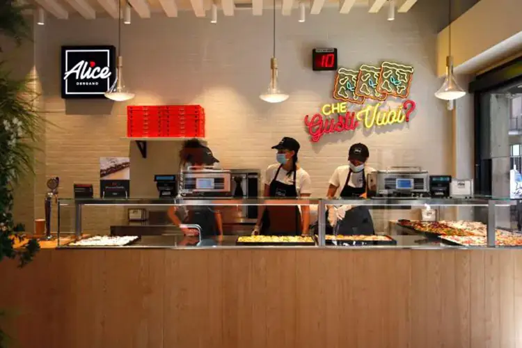 Uno store Alice Pizza Alice Pizza, entro fine anno 10 nuove aperture e 200 assunzioni