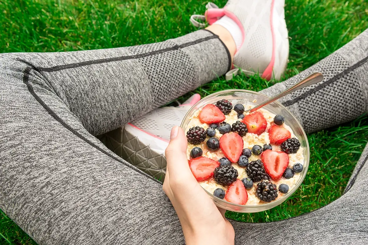 I 5 consigli utili per rimanere in forma durante l&rsquo;estate Caldo e poca voglia di allenarsi? Ecco cosa mangiare e come fare