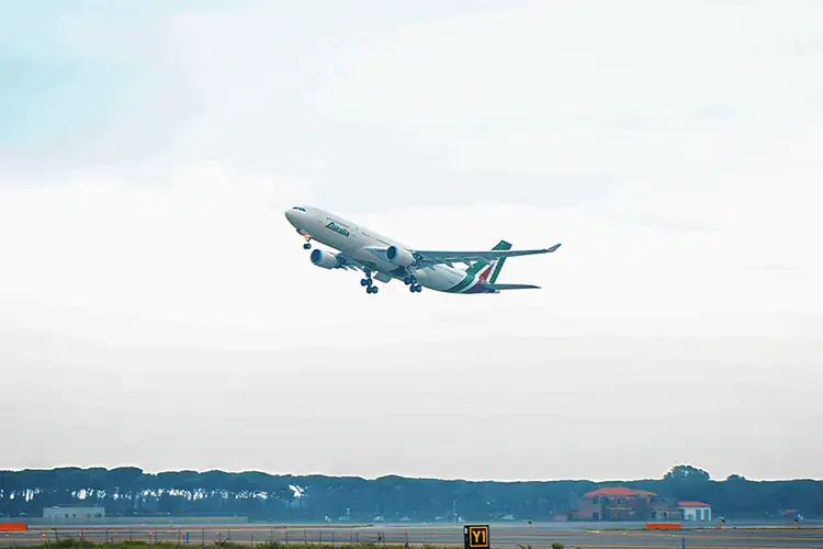 L'ultimo volo Alitalia partir&agrave; da Cagliari direzione Roma Fiumicino alle 22.05 L'ultimo giorno di Alitalia, dal 15 ottobre decolla Ita - Italia Trasporto Aereo
