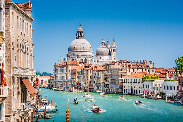 Venezia sta bene, ma il turismo soffre (L’appello di Venezia al mondo «-40% di fatturato per gli alberghi»)