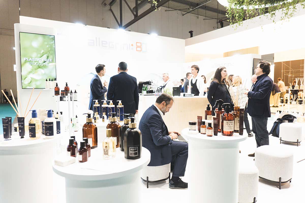 Dal ristorante alla camera d’hotel: la detergenza professionale si fa sostenibile