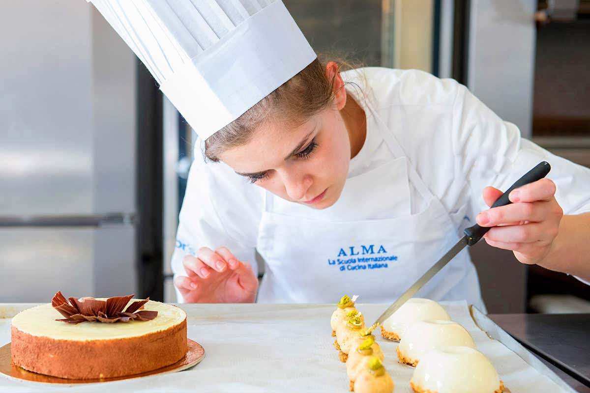 Futuri pasticceri crescono &Eacute;cole Ducasse e ALMA, via a un corso di alta pasticceria