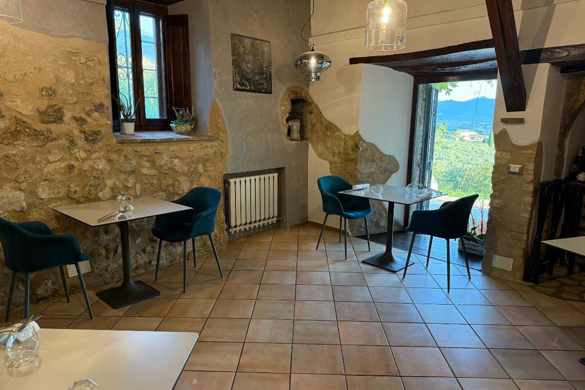 Alma Errante: il ristorante da 20 coperti e cucina senza confini sulle colline umbre Alma Errante: il ristorante da 20 coperti e cucina senza confini sulle colline umbre