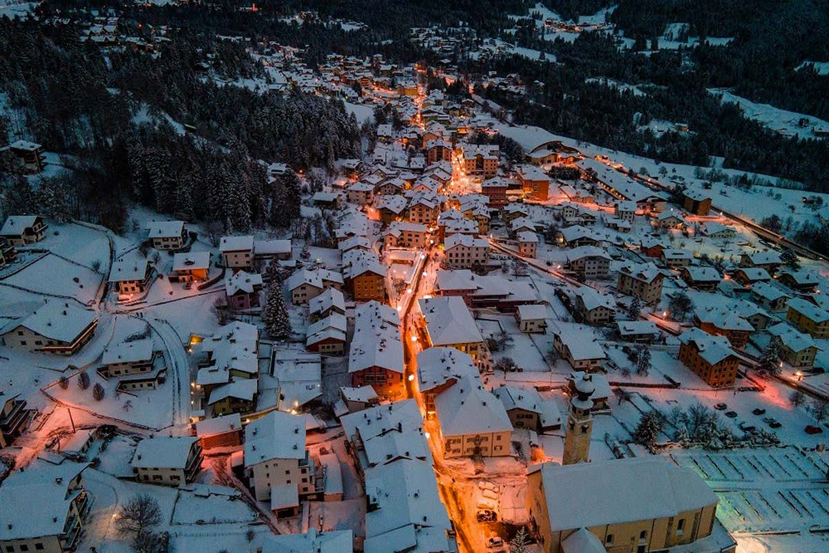 Natale in montagna: eventi, fiaccolate e piatti tipici sull’Alpe Cimbra Natale in montagna: eventi, fiaccolate e piatti tipici sull’Alpe Cimbra