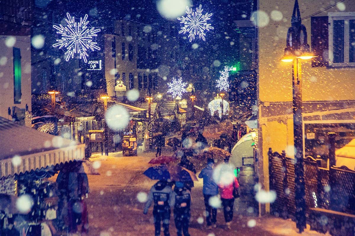 Natale in montagna: eventi, fiaccolate e piatti tipici sull’Alpe Cimbra Natale in montagna: eventi, fiaccolate e piatti tipici sull’Alpe Cimbra