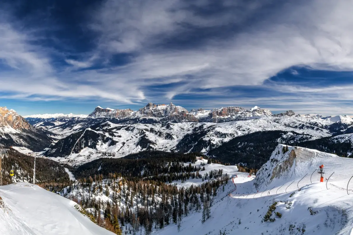 Il fascino delle Dolomiti Patrimonio Unesco In Alta Badia al via la stagione dello sci
