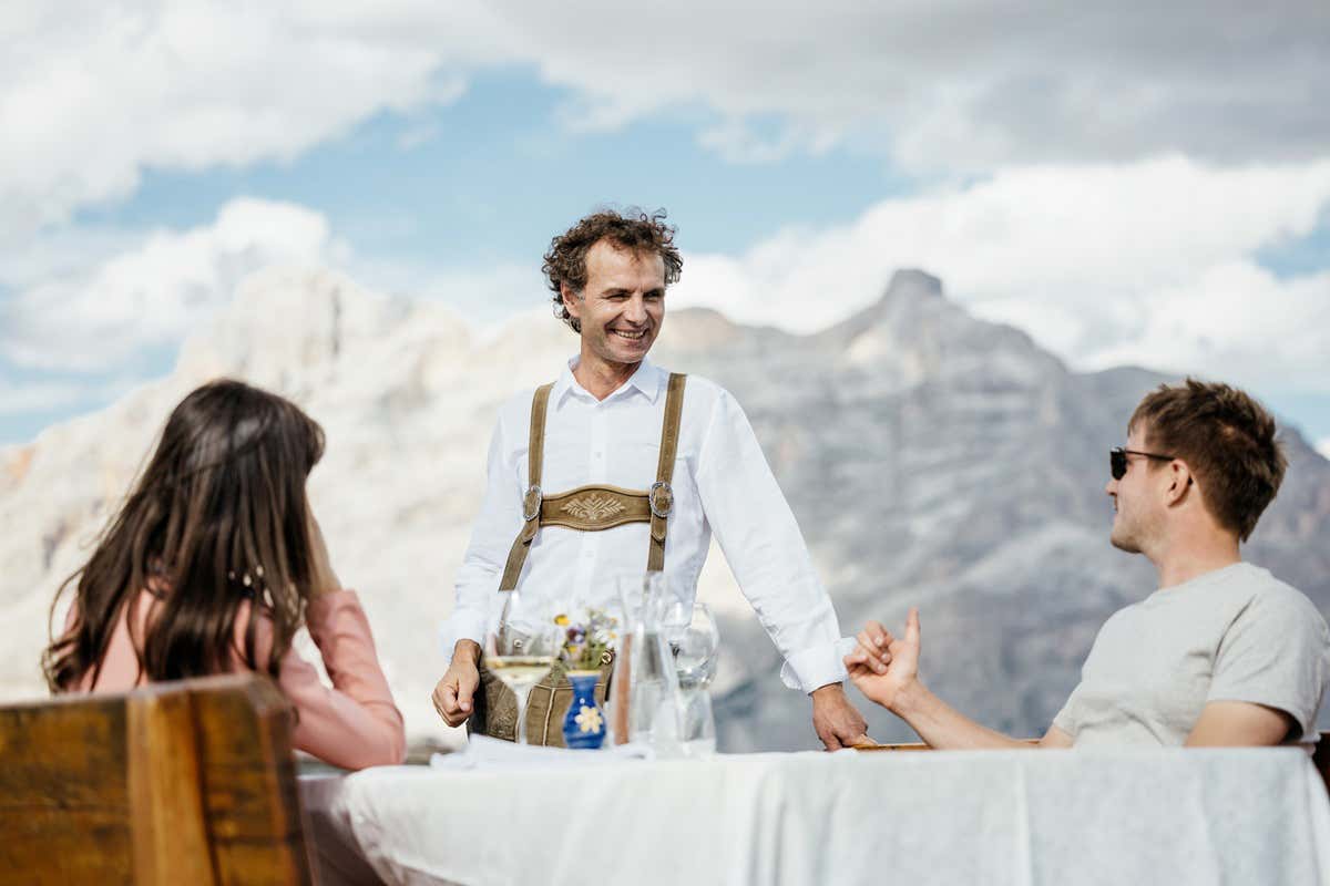 Alta Badia, il calendario estivo degli eventi tra degustazioni e cene in quota Alta Badia, il calendario estivo degli eventi tra degustazioni e cene in quota