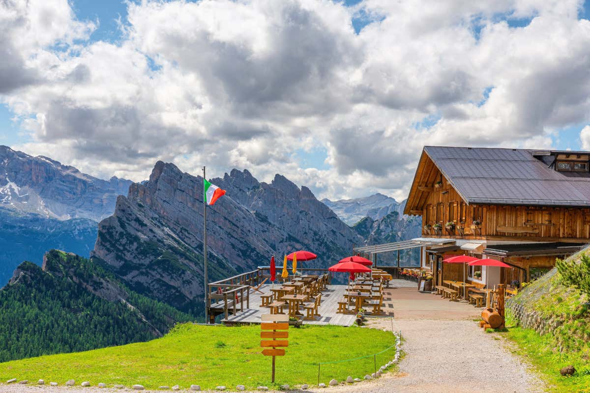 Alto Adige: dieci sentieri panoramici per toccare i monti con un dito Alto Adige: dieci sentieri panoramici per toccare i monti con un dito
