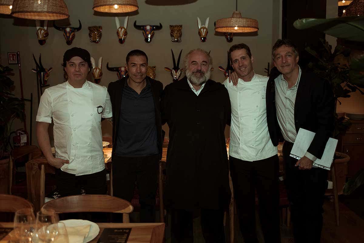 Da sinistra, Alvaro Clavijo, Ivan Cordoba, Luca Monica, Jose Narbona Rodriguez e Andres Cordoba A Milano il primo, vero fine dining colombiano d'Europa: Mit&ugrave;