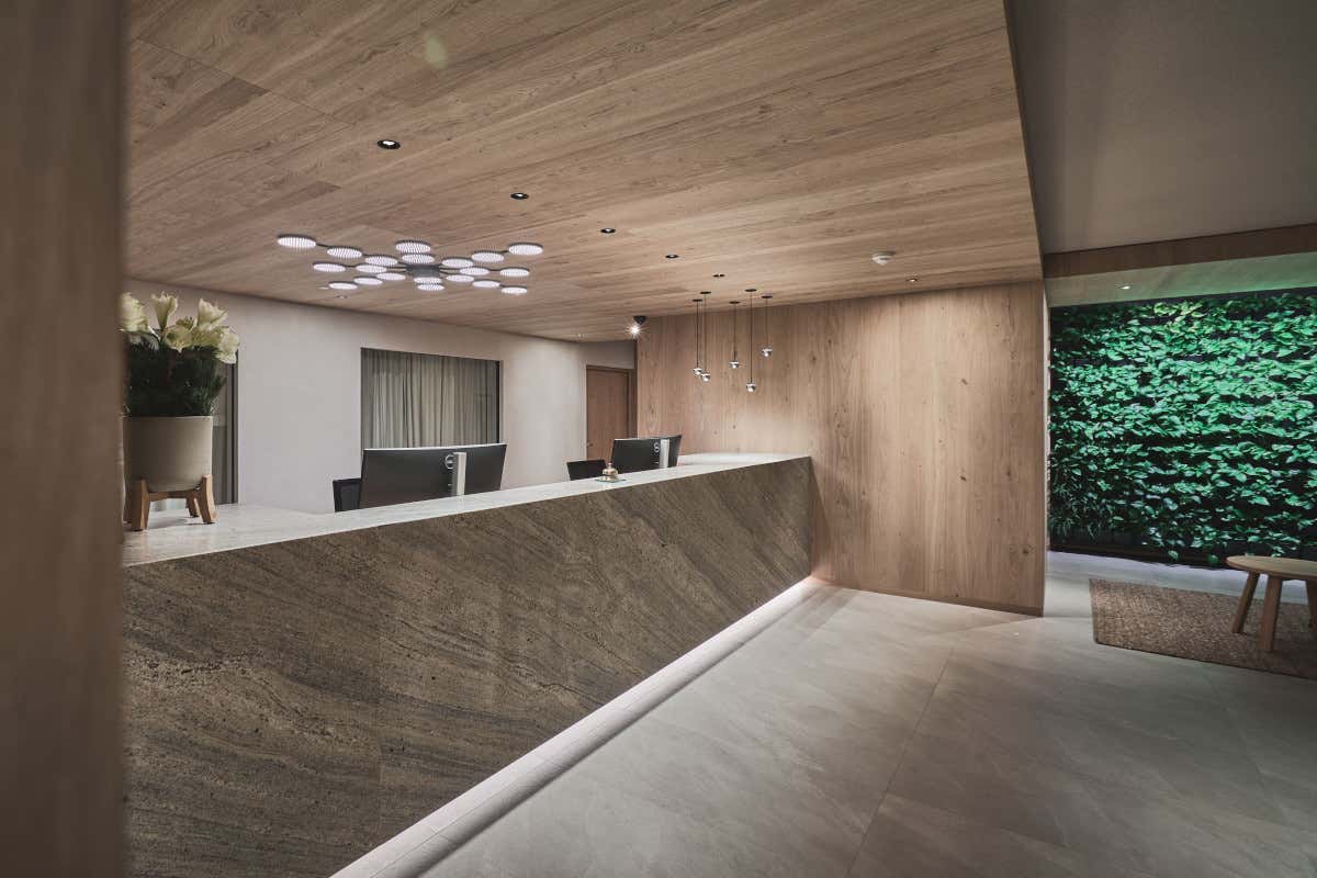 Ama Stay, particolare della hall Ama Stay benessere e smart working ai piedi delle Dolomiti