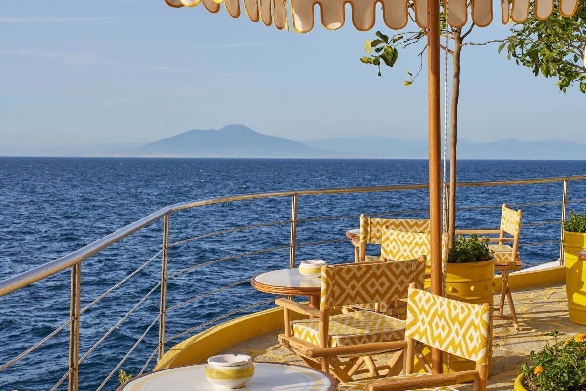 Pizza d'autore e osteria di mare: a-Ma-Re Capri sulle acque della Grotta Azzurra