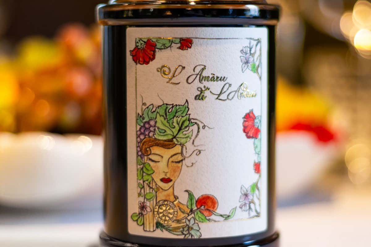 Note balsamiche e agrumi: ecco “L'Amaru” di L'Amuri, il nuovo amaro siciliano Note balsamiche e agrumi: ecco “L'Amaru” di L'Amuri, il nuovo amaro siciliano