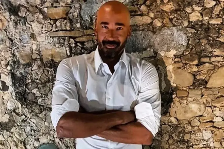 In borghese, fuori dall'acqua La ricetta di Amaurys Perez per mettersi in forma: ridere e ballare