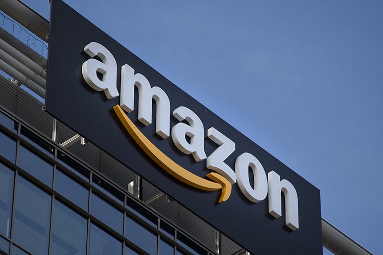 Amazon battuto dai colossi cinesi 
Addio al market online a Pechino