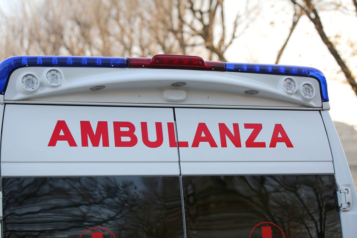 Prima mangia a sbafo, poi chiama l'ambulanza: in Liguria è caccia allo “scroccone seriale”