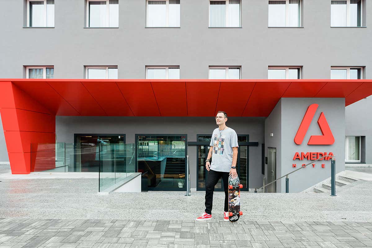 L'ingresso dell'hotel Amedia Hotel sbarca a Milano. Nuova apertura nel quartiere Bisceglie L'ingresso dell'hotel Amedia Hotel sbarca a Milano. Nuova apertura nel quartiere Bisceglie
