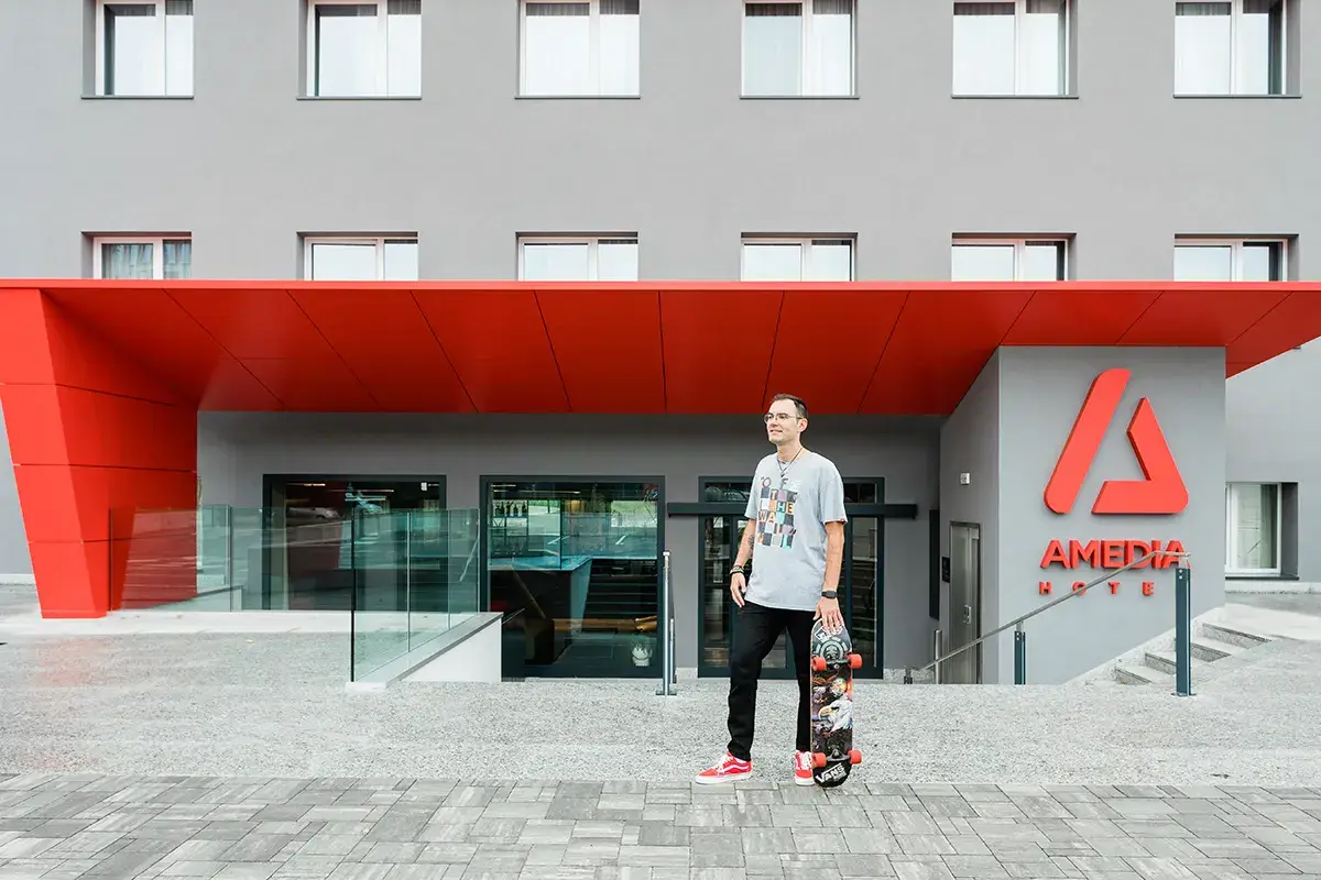 L'ingresso dell'hotel Amedia Hotel sbarca a Milano. Nuova apertura nel quartiere Bisceglie