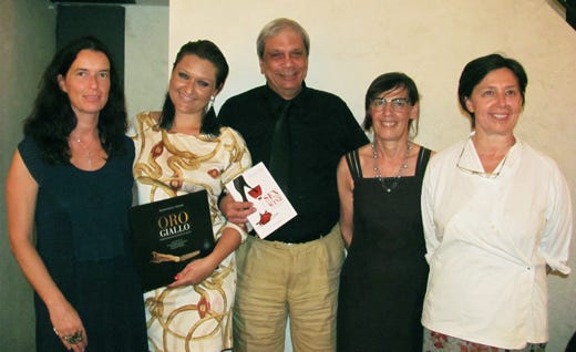 Da sinistra: Frida Tironi, Francesca Negri, Paolo Bendinelli, Luisa e Nilla Frosio