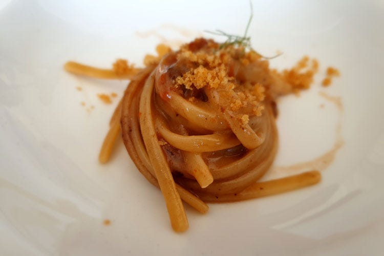 Spaghetti aglio, olio, peperoncino, ricci e cacao - Amitrano sbarca a Capri e dedica un menu agli under 40