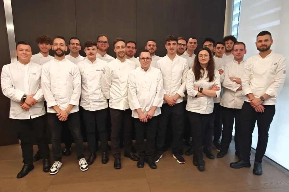 Il gruppo di giovani pasticceri, tutti under 30, &egrave; costituito da ventidue promesse della pasticceria italiana 