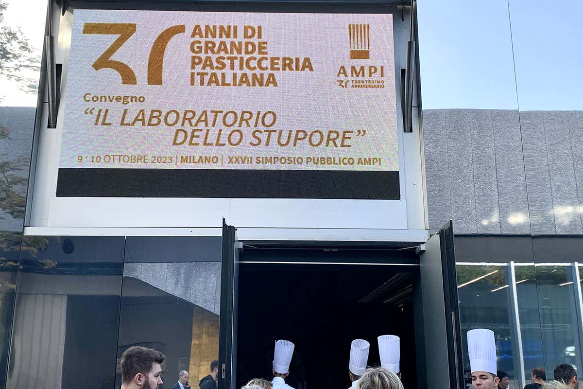 Fra estetica e artigianalità il futuro dei pasticceri secondo i maestri dell'Accademia Fra estetica e artigianalità il futuro dei pasticceri secondo i maestri dell'Accademia