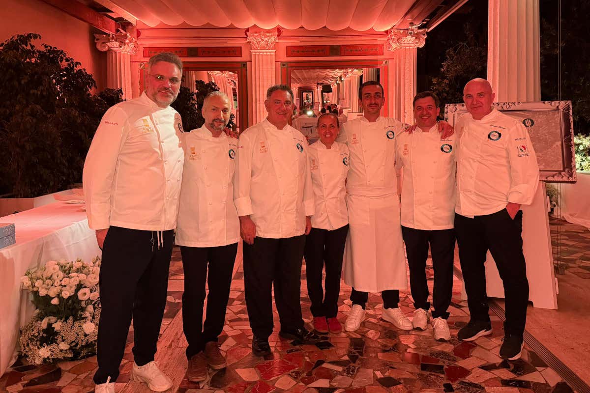 L’alta pasticceria di Ampi protagonista alla cena di gala benefica di Festa a Vico L’alta pasticceria di Ampi protagonista alla cena di gala benefica di Festa a Vico