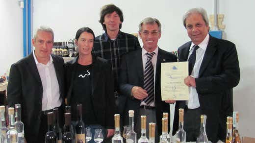 da sinistra: Carlo Andreoli, Frida Tironi, Fabio Epis, il presidente Anag Bergamo Aldo Carminati, Paolo Bendinelli da sinistra: Carlo Andreoli, Frida Tironi, Fabio Epis, il presidente Anag Bergamo Aldo Carminati, Paolo Bendinelli