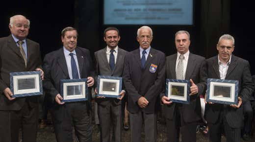 Quarto da sinistra, il presidente Anag Silvano Facchinetti Quarto da sinistra, il presidente Anag Silvano Facchinetti