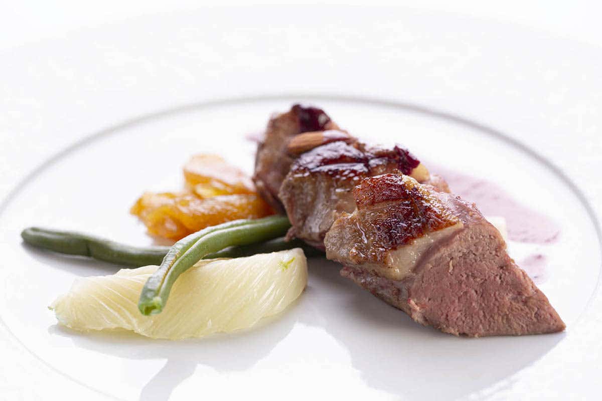 Petto d'anatra arrostito in padella, salsa ai frutti di bosco e verdure croccanti Tra moglie e marito… mettiamoci pure un’Osteria