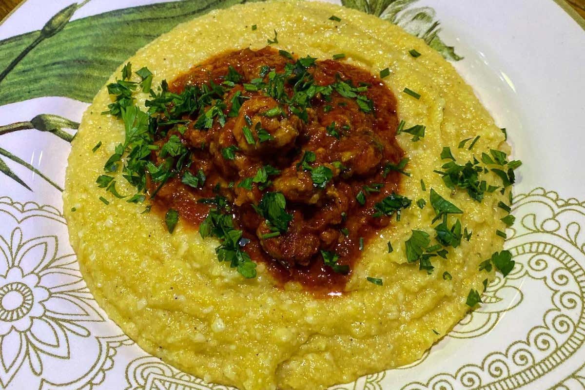 La polenta con ragù di salsiccia di Bottega Coppola