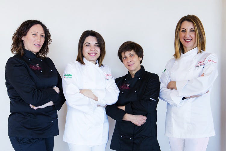 le chef Nunzia, Pinuccia, Nina, Pina (All’Antica Filanda la cucinaè un affare di famiglia)