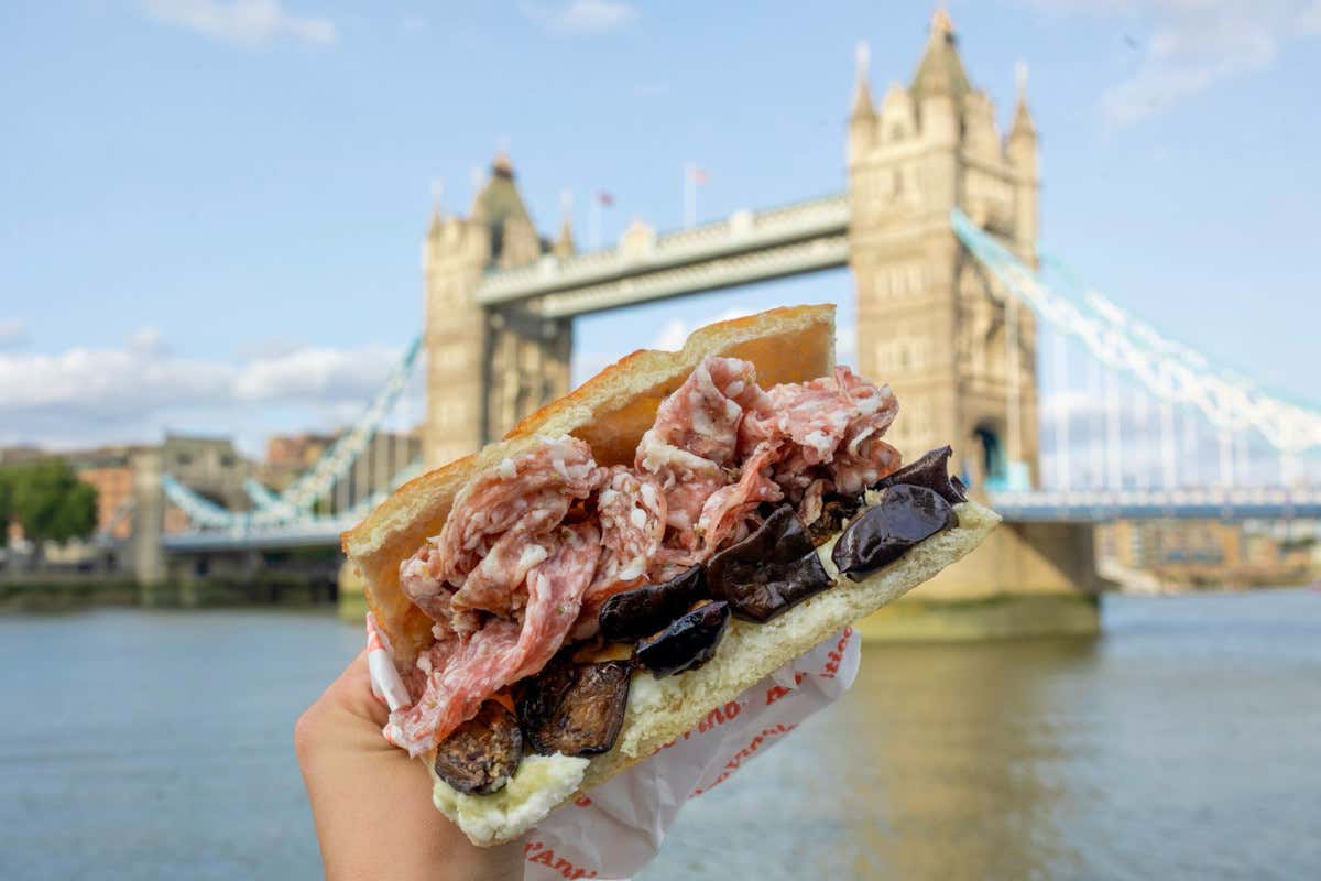 All’Antico Vinaio sbarca a Londra: il 20 settembre l’apertura a Soho Tommaso Mazzanti porta le sue schiacciate a Londra: a Soho arriva All'Antico Vinaio
