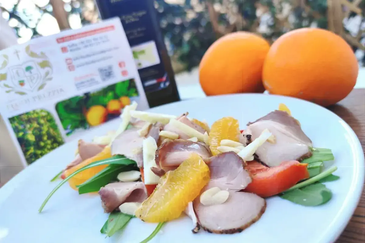 L'antipasto realizzato da Enzo Contini in collaborazione con Feudi Prezzia L'Arancia di Ribera Dop incontra l'arte culinaria di Enzo Contini grazie a Feudi Prezzia