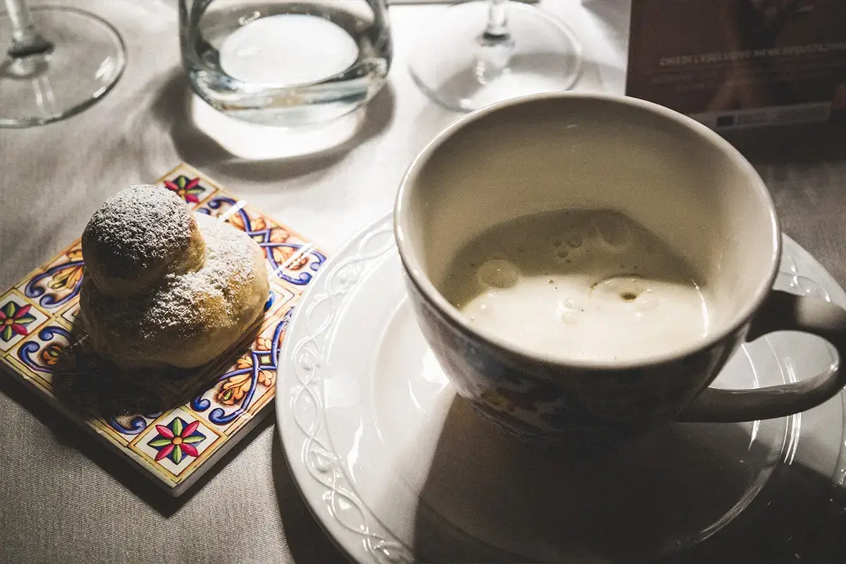 La granita, la brioche e l&rsquo;uovo (uovo perfetto, spuma al Grana Padano Dop oltre 20 mesi, granita al caff&egrave; e la brioche con il tuppo) &ldquo;Nati per stare insieme&rdquo; si tinge di Sicilia con Cristian Benvenuto