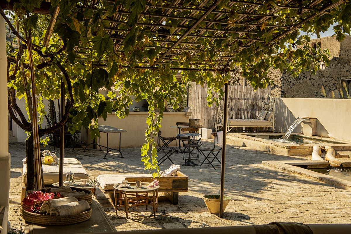 La spa di un hotel a Salina offre trattamenti con acqua geotermica